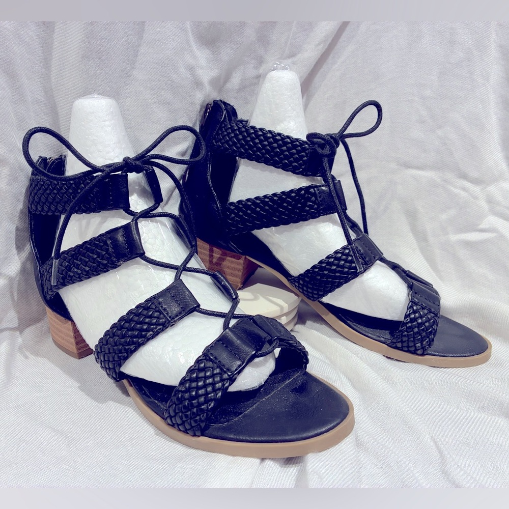 *3 for $20* Treasure & Bond Gladiator Black Lace-up Sandals, Kids sz 3/Womens 5